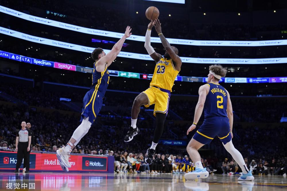 而替补席上 而替补席上