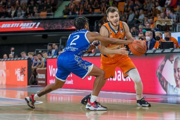 球迷们不仅 球迷们不仅