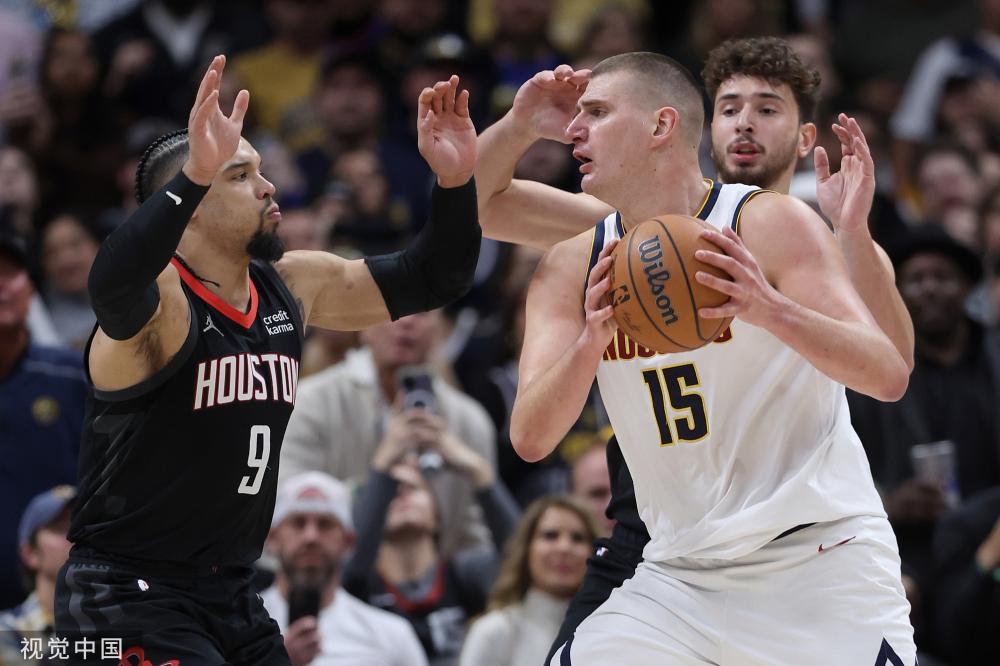 在三分线外 在三分线外