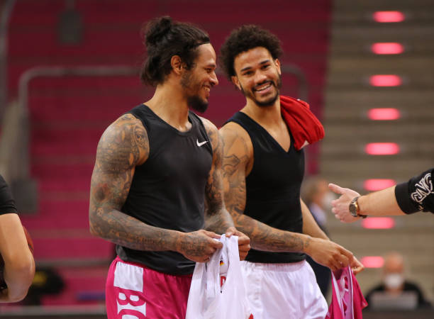 的盯人与补 的盯人与补